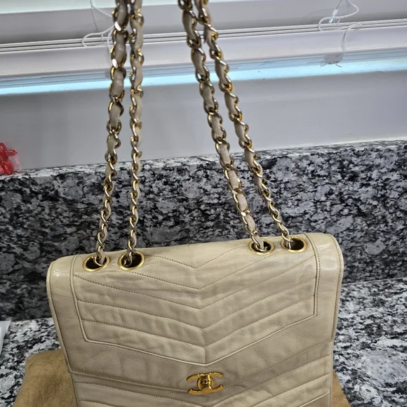 Chanel Quilted Lambskin Flap Bag - Picture 7 of 11